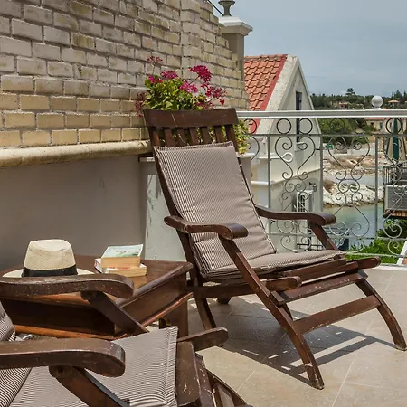 Faros (adults Only) פיסקרדו