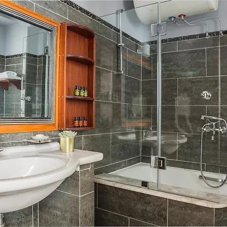 Faros (adults Only) פיסקרדו